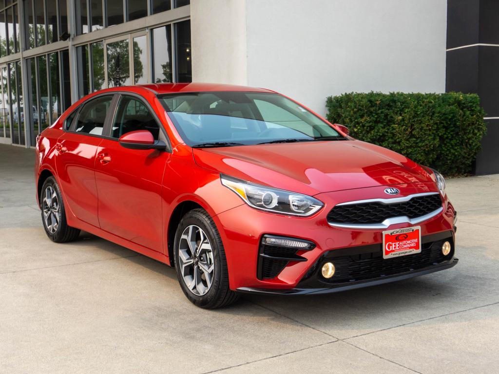 New 2021 Kia Forte LXS FWD 4dr Car